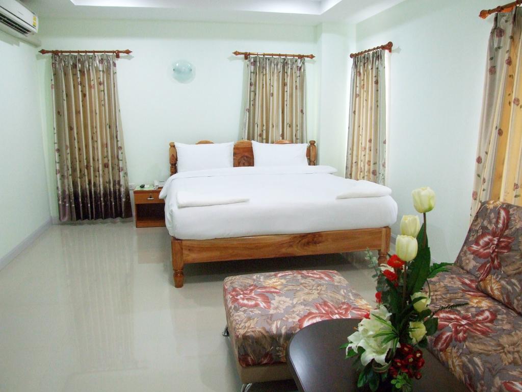 Ruan Rim Nam Hotel Roi Et Ruang foto