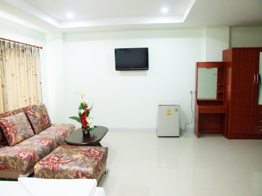 Ruan Rim Nam Hotel Roi Et Ruang foto