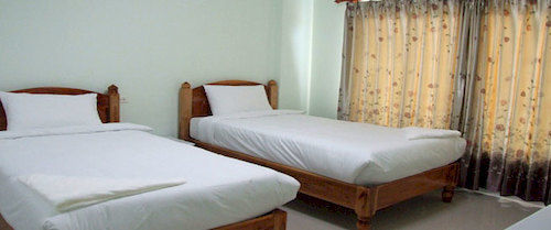 Ruan Rim Nam Hotel Roi Et Bagian luar foto