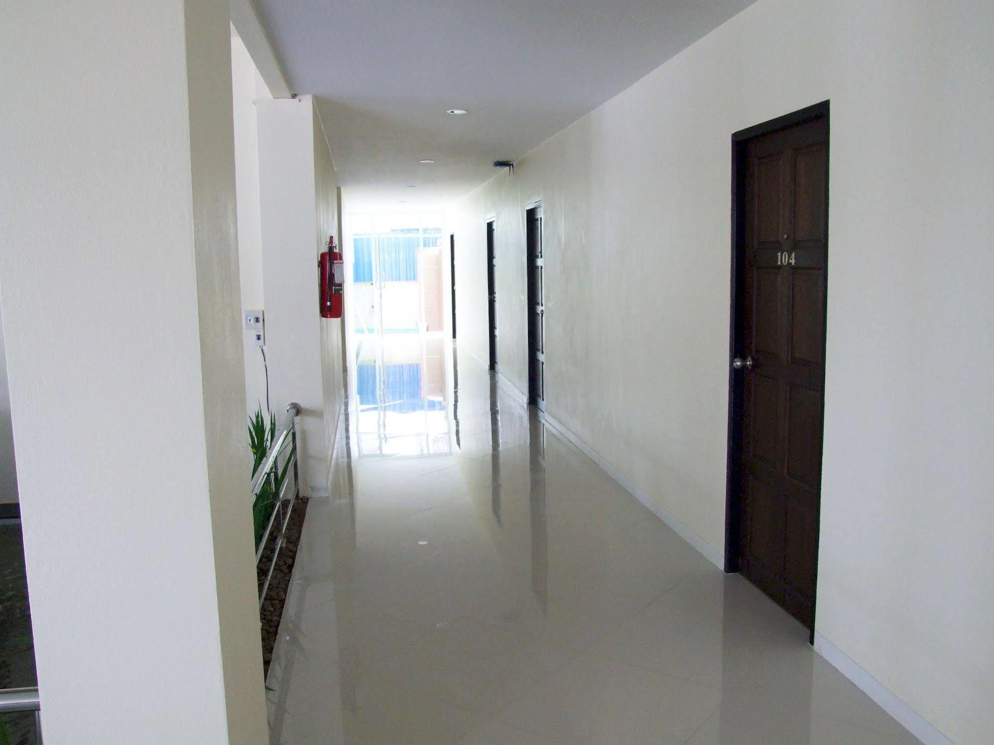 Ruan Rim Nam Hotel Roi Et Bagian luar foto